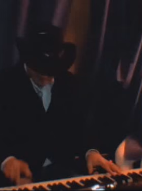 Sviranje klavijatura uživo